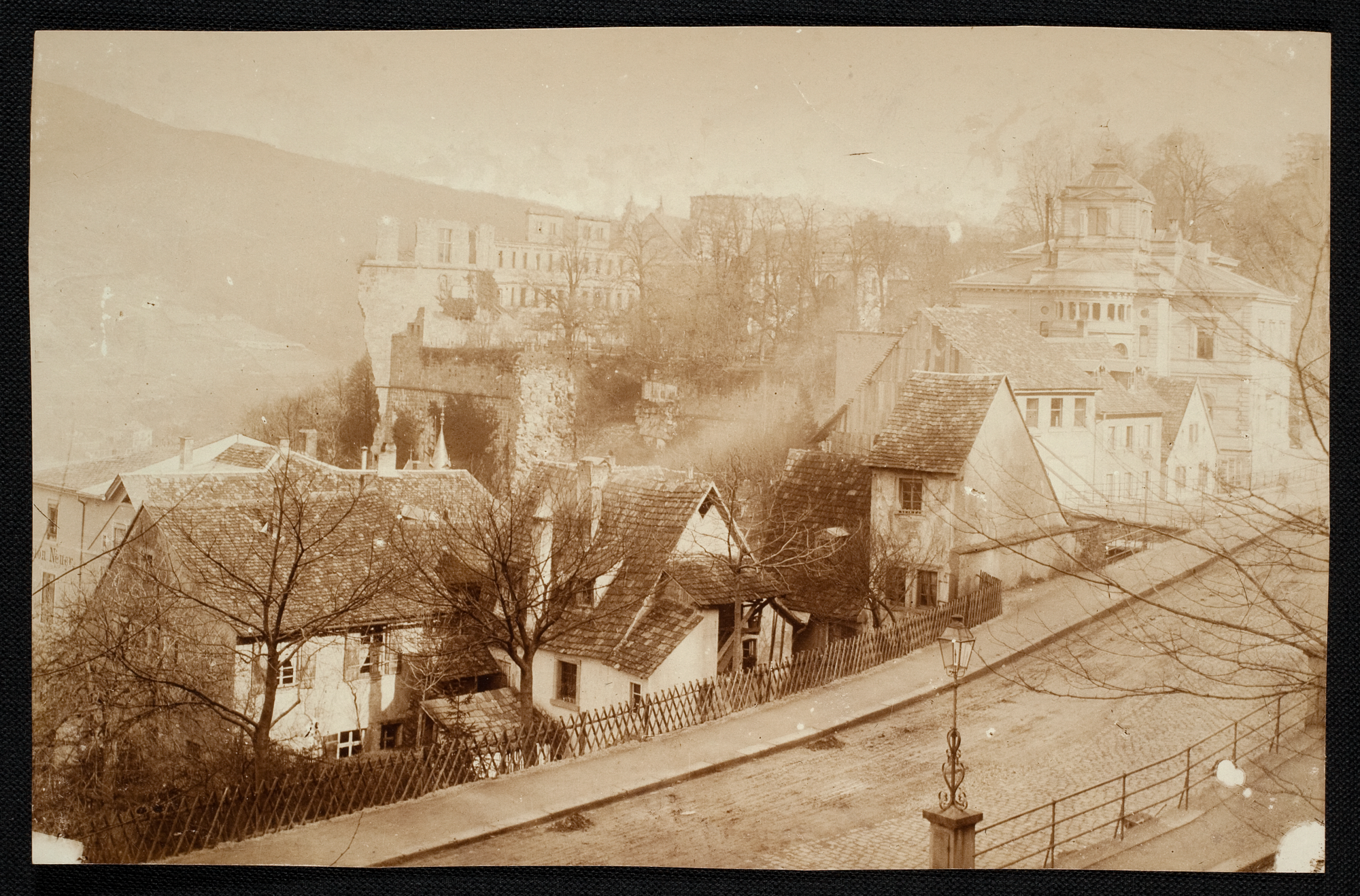 Häuser am Schlossberg Heidelberg (Quelle: Bildindex der Kunst und Architektur)